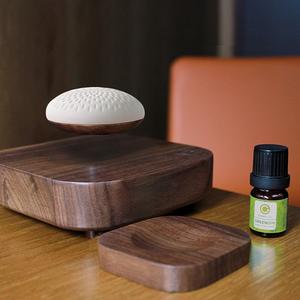 Green Idea_懸浮擴香座（胡桃木款）